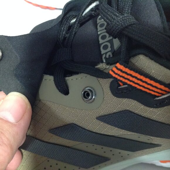 NEW Adidas goretex sneakers 8 - Picture 9 of 9
